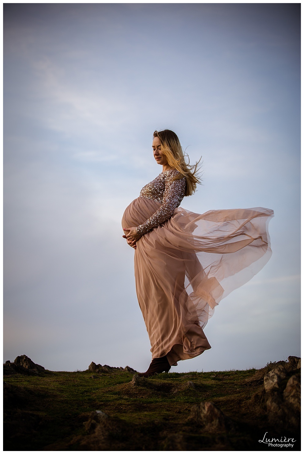 maternity-photoshoot-at-Beacon-Hill